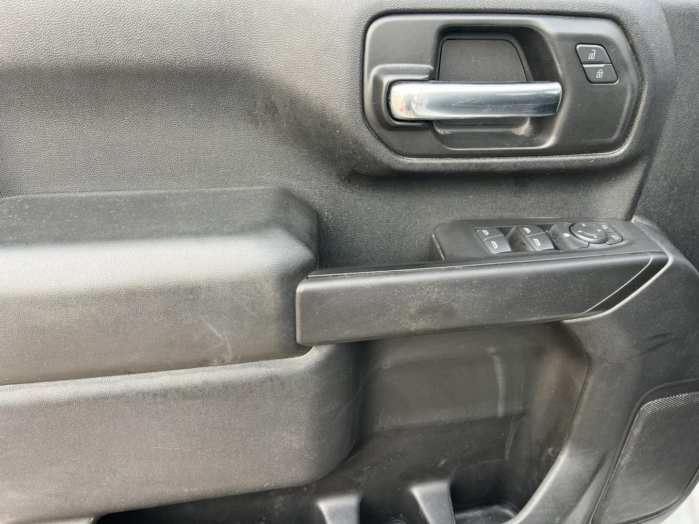 2020 White /Gray Chevrolet Silverado 2500HD Work Truck (1GC4YLE76LF) with an 6.6L V8 OHV 16V engine, 6-Speed Automatic transmission, located at 4520 Airline Hwy, Baton Rouge, LA, 70805, (225) 357-1497, 30.509325, -91.145432 - 2020 Chevrolet Silverado 2500HD Crew Cab 4X4 **ONE OWNER & NO ACCIDENTS** 6.6 V8 Gas, 128K Miles, Power Windows, Locks & Mirrors, Cold A/C, Backup Camera, Spray In Bedliner, Tow Package. FOR INFO PLEASE CONTACT JEFF AT 225-413-0981. CHECK OUT OUR A+ RATING WITH THE BETTER BUSINESS BUREAU. WE HAVE BE- Photo#17