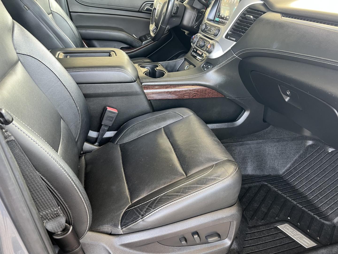 2018 Gray Metallic /Black GMC Yukon XL SLT (1GKS1GKC7JR) with an 5.3L V8 engine, 6-Speed Automatic transmission, located at 4520 Airline Hwy, Baton Rouge, LA, 70805, (225) 357-1497, 30.509325, -91.145432 - 2018 GMC Yukon XL SLT 2WD 5.3 V8 Gas, 132K Miles, Heated & Cooled Leather, Seats 7, Sunroof, DVD, Bose Stereo, All Power, Cold A/C, Power Liftgate, Backup Camera, Tow Package. Has Some Minor Scratches. FOR INFO PLEASE CONTACT JEFF AT 225-413-0981. CHECK OUT OUR A+ RATING WITH THE BETTER BUSINESS BU- Photo#11