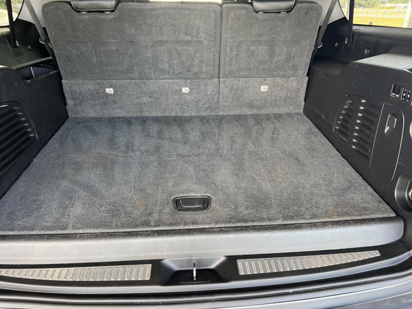 2018 Gray Metallic /Black GMC Yukon XL SLT (1GKS1GKC7JR) with an 5.3L V8 engine, 6-Speed Automatic transmission, located at 4520 Airline Hwy, Baton Rouge, LA, 70805, (225) 357-1497, 30.509325, -91.145432 - 2018 GMC Yukon XL SLT 2WD 5.3 V8 Gas, 132K Miles, Heated & Cooled Leather, Seats 7, Sunroof, DVD, Bose Stereo, All Power, Cold A/C, Power Liftgate, Backup Camera, Tow Package. Has Some Minor Scratches. FOR INFO PLEASE CONTACT JEFF AT 225-413-0981. CHECK OUT OUR A+ RATING WITH THE BETTER BUSINESS BU- Photo#15