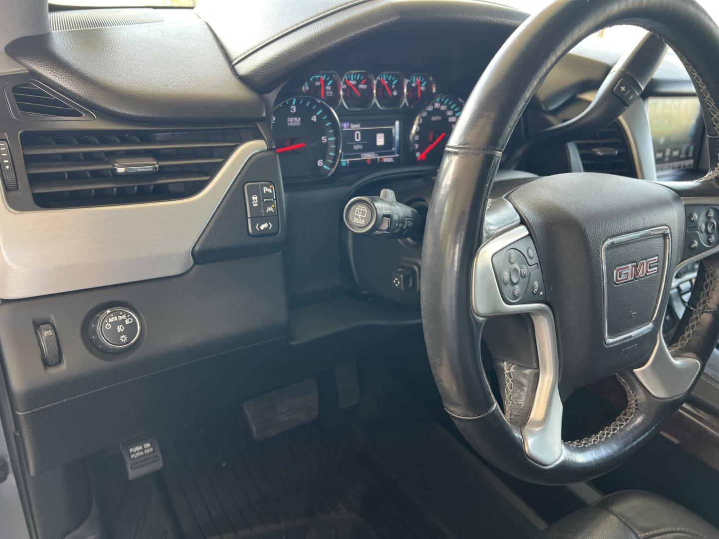 2018 Gray Metallic /Black GMC Yukon XL SLT (1GKS1GKC7JR) with an 5.3L V8 engine, 6-Speed Automatic transmission, located at 4520 Airline Hwy, Baton Rouge, LA, 70805, (225) 357-1497, 30.509325, -91.145432 - 2018 GMC Yukon XL SLT 2WD 5.3 V8 Gas, 132K Miles, Heated & Cooled Leather, Seats 7, Sunroof, DVD, Bose Stereo, All Power, Cold A/C, Power Liftgate, Backup Camera, Tow Package. Has Some Minor Scratches. FOR INFO PLEASE CONTACT JEFF AT 225-413-0981. CHECK OUT OUR A+ RATING WITH THE BETTER BUSINESS BU- Photo#16