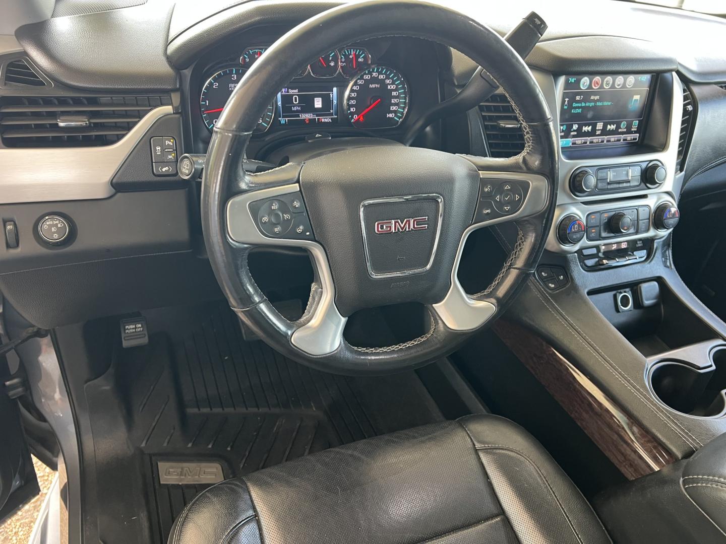 2018 Gray Metallic /Black GMC Yukon XL SLT (1GKS1GKC7JR) with an 5.3L V8 engine, 6-Speed Automatic transmission, located at 4520 Airline Hwy, Baton Rouge, LA, 70805, (225) 357-1497, 30.509325, -91.145432 - 2018 GMC Yukon XL SLT 2WD 5.3 V8 Gas, 132K Miles, Heated & Cooled Leather, Seats 7, Sunroof, DVD, Bose Stereo, All Power, Cold A/C, Power Liftgate, Backup Camera, Tow Package. Has Some Minor Scratches. FOR INFO PLEASE CONTACT JEFF AT 225-413-0981. CHECK OUT OUR A+ RATING WITH THE BETTER BUSINESS BU- Photo#17