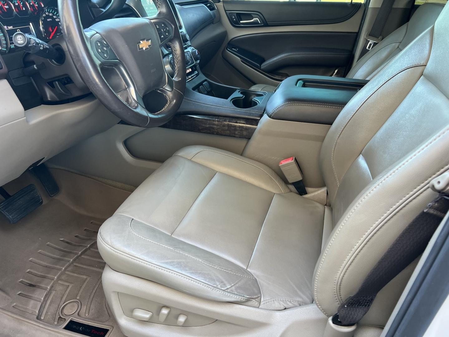 2018 White /Tan Chevrolet Suburban LT (1GNSCHKCXJR) with an 5.3L V8 engine, 6-Speed Automatic transmission, located at 4520 Airline Hwy, Baton Rouge, LA, 70805, (225) 357-1497, 30.509325, -91.145432 - 2018 Chevrolet Suburban LT 2WD **NO ACCIDENTS** 5.3 V8 Gas, 161K Miles, Heated Leather, Seats 7, Bose Stereo, All Power, Cold A/C, Power Liftgate, Backup Camera, Tow Package. FOR INFO PLEASE CONTACT JEFF AT 225-413-0981. CHECK OUT OUR A+ RATING WITH THE BETTER BUSINESS BUREAU. WE HAVE BEEN A FAMILY- Photo#11