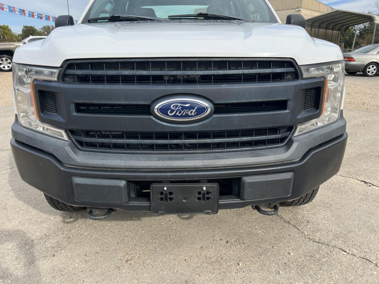 2019 White /Gray Ford F-150 XL (1FTFW1E43KF) with an 3.5L V6 EcoBoost engine, 10 Speed Automatic transmission, located at 4520 Airline Hwy, Baton Rouge, LA, 70805, (225) 357-1497, 30.509325, -91.145432 - 2019 Ford F-150 SuperCrew XL 4X4 **NO ACCIDENTS** 3.5 V6 EcoBoost Gas, 117K Miles, 6.5 Ft Bed, Cold A/C, Seats 6, Tow Package. FOR INFO PLEASE CONTACT JEFF AT 225-413-0981. CHECK OUT OUR A+ RATING WITH THE BETTER BUSINESS BUREAU. WE HAVE BEEN A FAMILY OWNED AND OPERATED BUSINESS AT THE SAME LOCATIO- Photo#2