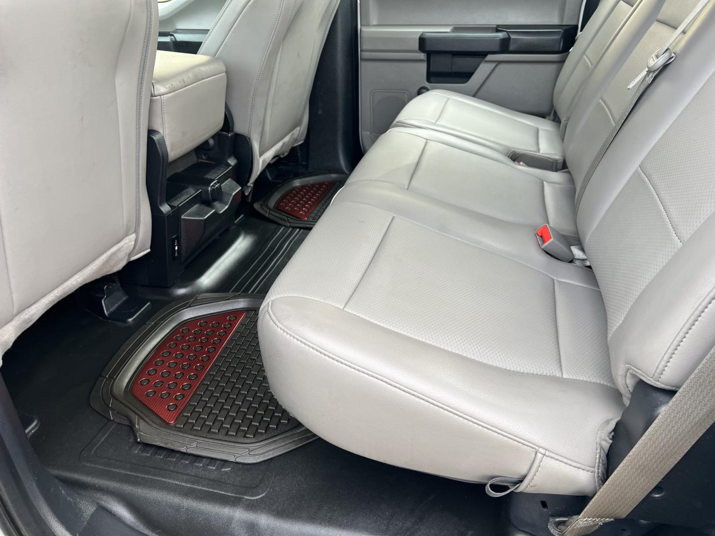 2019 White /Gray Ford F-150 XL (1FTFW1E43KF) with an 3.5L V6 EcoBoost engine, 10 Speed Automatic transmission, located at 4520 Airline Hwy, Baton Rouge, LA, 70805, (225) 357-1497, 30.509325, -91.145432 - 2019 Ford F-150 SuperCrew XL 4X4 **NO ACCIDENTS** 3.5 V6 EcoBoost Gas, 117K Miles, 6.5 Ft Bed, Cold A/C, Seats 6, Tow Package. FOR INFO PLEASE CONTACT JEFF AT 225-413-0981. CHECK OUT OUR A+ RATING WITH THE BETTER BUSINESS BUREAU. WE HAVE BEEN A FAMILY OWNED AND OPERATED BUSINESS AT THE SAME LOCATIO- Photo#13